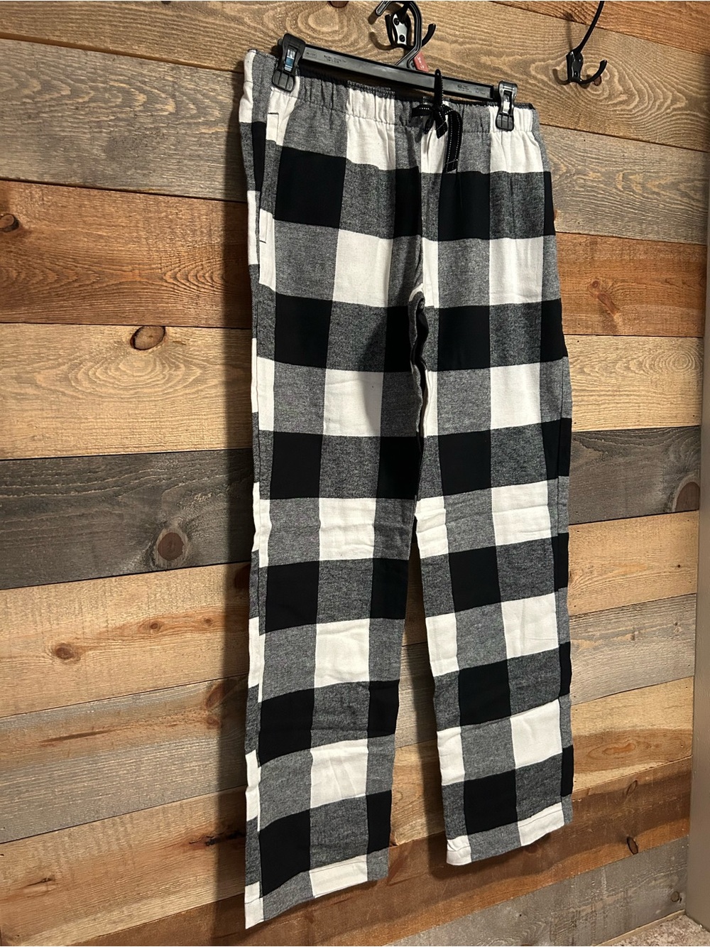 Old Navy Black and White Buffalo Plaid Pajama Pants